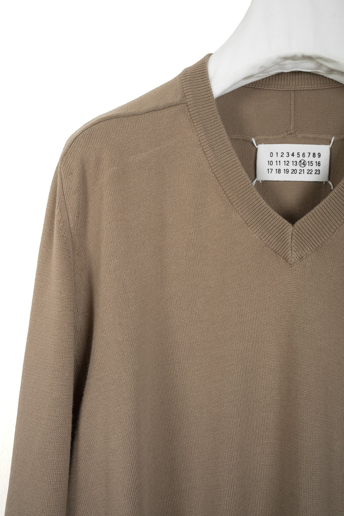 2010 S/S HAMMER SLEEVE V-NECK SWEATER WITH ELBOW PATCHES