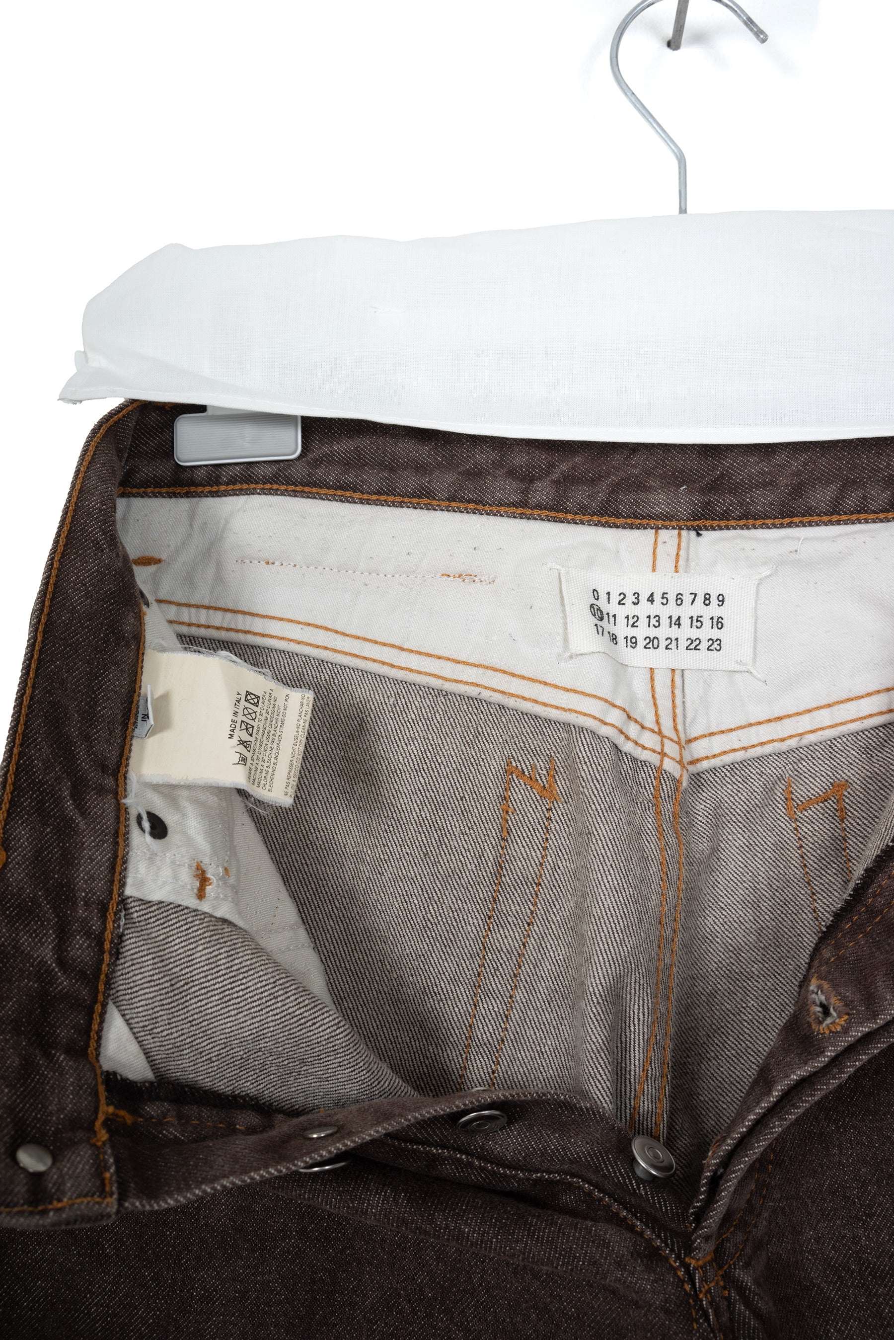 2001 A/W BROWN 5-POCKET JEANS WITH BLANK PATCH