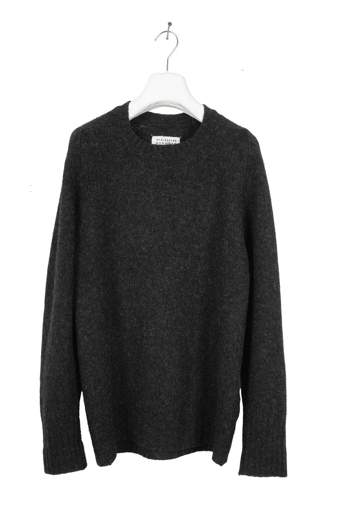 2005 A/W DARK GREY CREWNECK IN LONG-HAIR WOOL